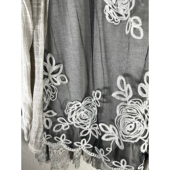 Feratelli Gray Boho Lace Tunic Top XL, Floral Embroidered Romantic Layered Style - Picture 4 of 5